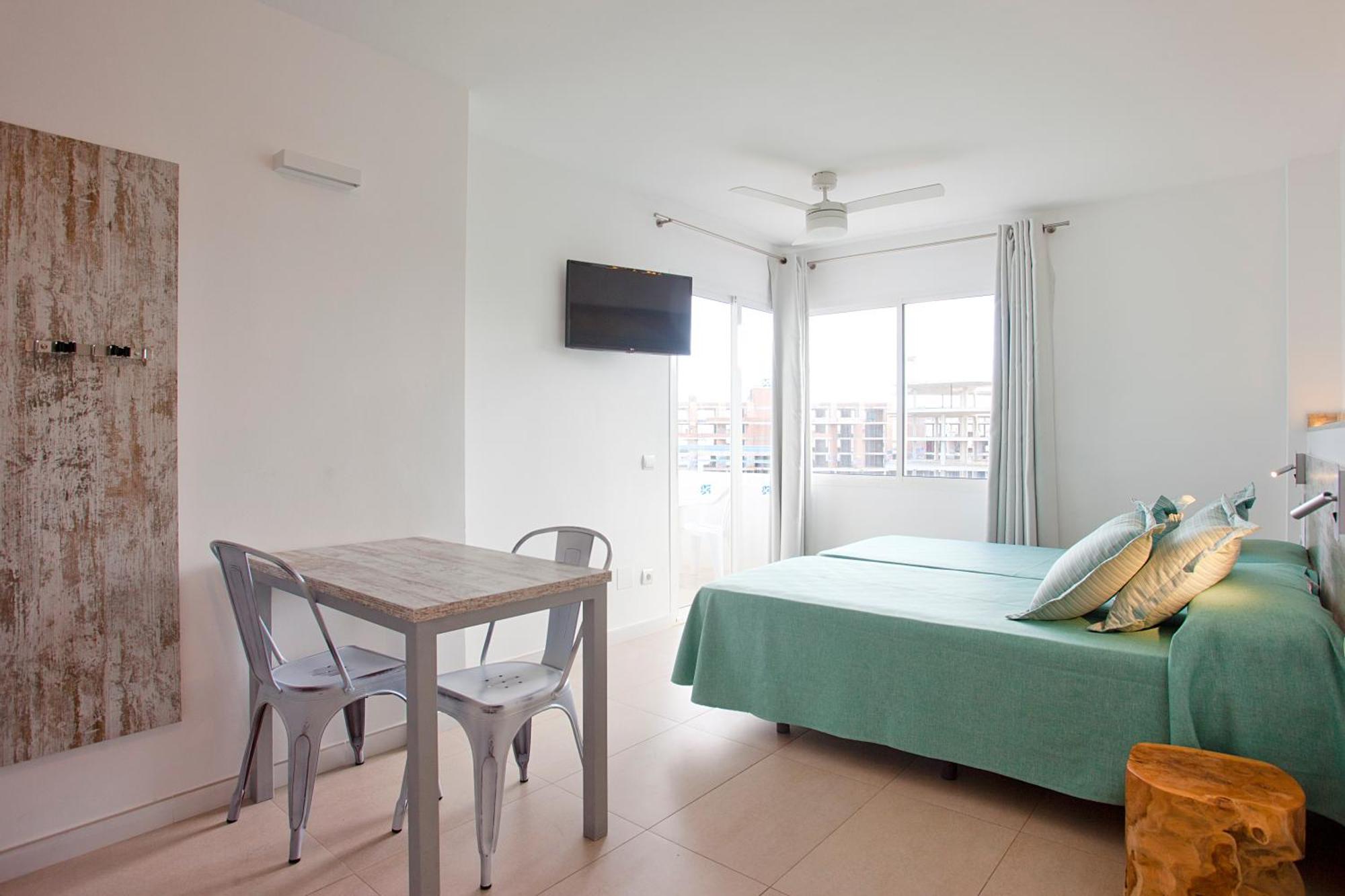 Playa Bella Apartments Сан-Антоніо Номер фото